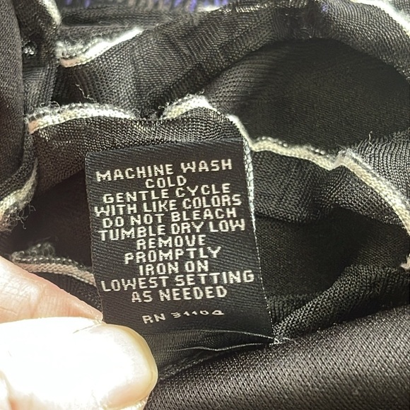 New Directions Black and White Top Size 1X - Picture 4 of 5